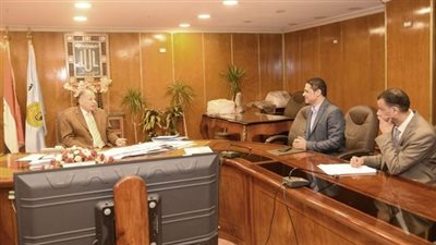 محافظ أسيوط يتابع استعدادات قطاع الشباب والرياضة للأنشطة الصيفية
