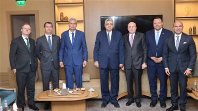 رئيس الاعتماد والرقابة الصحية يبحث مع رئيس استرازينيكا مصر تعزيز التعاون المشترك 