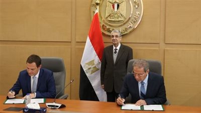 وزير الكهرباء يشهد توقيع بروتوكول تعاون بين الشركة القابضة و شنايدر اليكتريك