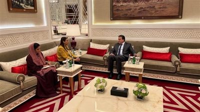 وزير الصحة يبحث مع شركة «جونسون آند جونسون» التعاون في تطوير الأجهزة الطبية