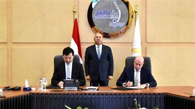 وزير النقل يشهد تعاقد على بناء سفينتين جديدتين مع ترسانة هانتونج الصينية