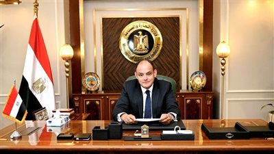 وزير التجارة يستعرض تقريراً بشأن دور هيئة المواصفات والجودة 