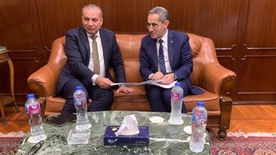 محافظ الغربية يناقش مع صندوق التنمية الحضرية الموقف التنفيذي لتطوير المناطق العشوائية