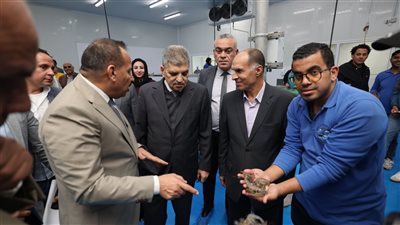 قناة السويس: 60% نسبة إنجاز كوبري النصر العائم الجديد لتسهيل عبور المركبات