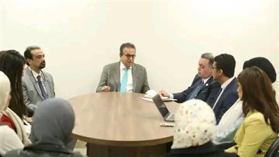 وزير الصحة يتفقد مقر المرصد الإعلامي بالوزارة ويوجه باستخدام أحدث الأدوات التكنولوجية 
