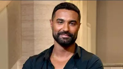 كريم فهمي يحتفل بعيد ميلاده وسط فريق مسلسل «وننسى اللي كان» وياسمين عبد العزيز تشارك الاحتفال