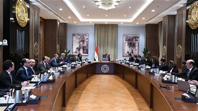 الحكومة توقع عدة مذكرات تفاهم مع البنك الأوروبي لإعادة الإعمار والتنمية