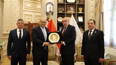 رئيس النقض يستقبل رئيس مركز القاهرة الإقليمي للتحكيم التجاري الدولي