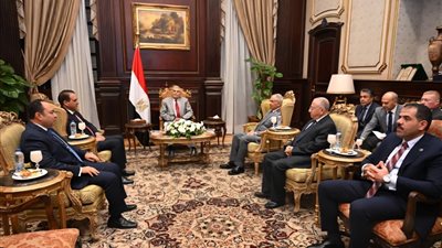 رئيس مجلس الشيوخ يستقبل وزير شئون المجالس النيابية السابق و نائب رئيس محكمة النقض