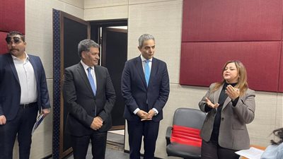 لتعزيز التعاون الأكاديمي والمهني.. نقيب الإعلاميين يزور الجامعة البريطانية بالقاهرة 