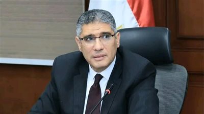 الجيزة: افتتاح معرض ملتقى الفنون والحرف اليدوية بكلية التصميم والفنون بجامعة الأهرام الكندية