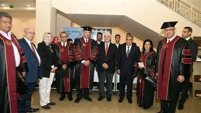 محافظ الدقهلية ووزير التعليم العالي يشهدان احتفال تخرج الدفعة الأولى من جامعة المنصورة الجديدة