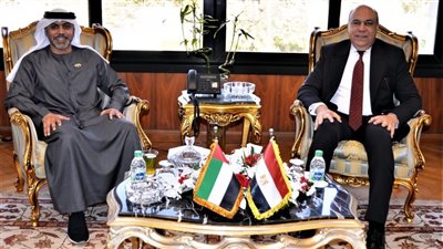 وزير الطيران يبحث مع سفير  الإمارات  تنشيط الحركة الجوية بين البلدين 