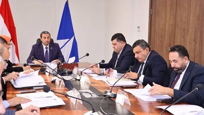 استثمارات بمليار و600 مليون دولار.. محافظ دمياط يقود اجتماع مجلس إدارة المنطقة الحرة لتعزيز التوسع الصناعي