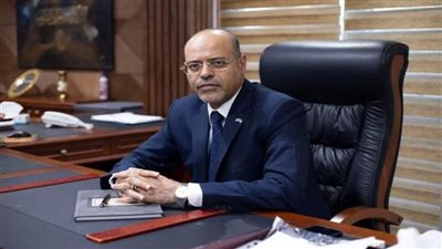 8 ساعات يوميًا و48 أسبوعيًا.. قرار وزاري جديد لتنظيم العمل بالمصانع
