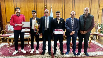 رئيس جامعة كفر الشيخ يكرّم طلاب كلية الذكاء الاصطناعي الفائزين بالمركز الأول في مسابقة هواوي للمطورين