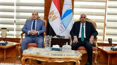 محافظ كفرالشيخ يشاك  فى اجتماع مجلس الجامعة