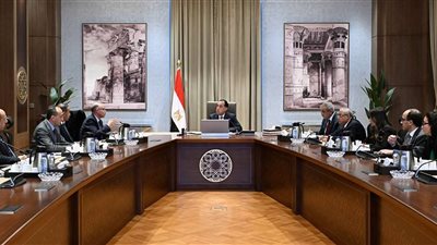 رئيس الوزراء يتابع خطة التوسّع في طرح شركات جديدة بالبورصة خلال 2026 ضمن برنامج الطروحات الحكومية