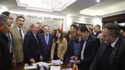  السيد البدوي يتقدم بأوراق ترشحه لرئاسة حزب الوفد