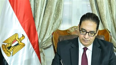 رئيس جامعة القاهرة يصدر قرارات بتعيين قيادات أكاديمية جديدة بمختلف الكليات