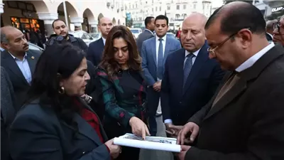 وزيرة التنمية المحلية ومحافظ القاهرة يتفقدان تطوير الكوربة في حي مصر الجديدة