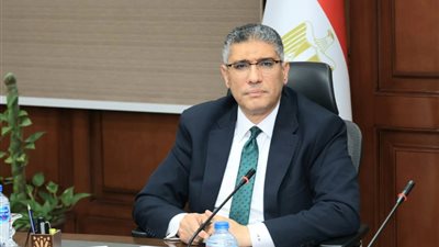 محافظ الجيزة يُصدر حركة تكليفات لرؤساء أحياء ومركز كرداسة لتعزيز الأداء المحلي