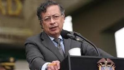 كولومبيا.. بيترو يطير لواشنطن لمنع 