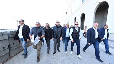 وزير الإسكان يتفقد مشروع كوبري C19 والمدينة التراثية بالعلمين الجديدة