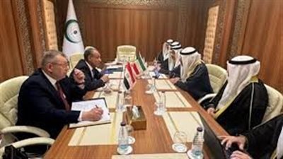 خلال لقائه بنظيره الكويتي..عبد العاطي يبحث 