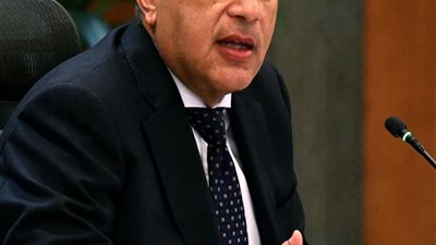 رئيس الوزراء يهنئ المستشار هشام بدوي بعد انتخابه رئيساً لمجلس النواب ويؤكد تعاون الحكومة مع المجلس الجديد