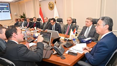 وزير التموين ورئيس مركز المعلومات يستعرضان خطوات إطلاق تطبيق «كارت المفتش» لتعزيز الرقابة الرقمية