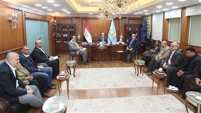 محافظ كفرالشيخ: فحص شكاوى الأهالي وموقف أراضي قرى بر بحري 