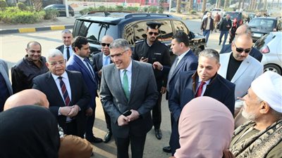 محافظ الجيزة يتفقد امتحانات الشهادة الإعدادية ويؤكد توفير أجواء هادئة وآمنة للطلاب