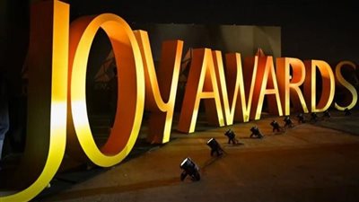 ناصر الخليفي يتوج بجائزة صناع الترفيه الماسية في حفل Joy Awards 2026 بالرياض