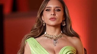 نيللي كريم تشعل 