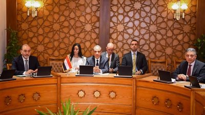 مصر واليونان وقبرص يعقدون مشاورات سياسية لتعزيز التعاون الثلاثي وأمن شرق المتوسط