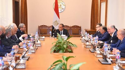 وزير الخارجية يستقبل وفد رجال الأعمال الكنديين لتعزيز التعاون الاقتصادي والاستثماري