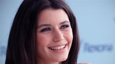 بعد سنوات من النجاح الدرامي.. بيرين سات تبدأ رحلة 