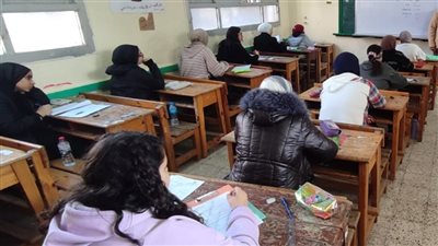 أسئلة صعبة وطول زمني كبير.. شكاوى واسعة من امتحانات الشهادة الإعدادية في الإسكندرية والدقهلية