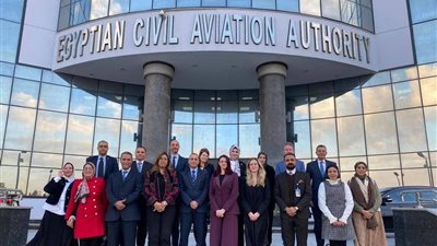 مصر والمملكة المتحدة تبحثان تحديث اتفاقية النقل الجوي وتوقّعان بالأحرف الأولى مذكرة تفاهم لزيادة التشغيل بين الجانبين 