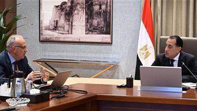 رئيس الوزراء يتابع مع وزير الري جهود تحسين إدارة الموارد المائية ومشروع تطوير مصرف كيتشنر