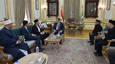 بروتوكولات تعليمية جديدة.. جامعة القاهرة وجامعة السلطان الشريف علي يبحثان تبادل الخبرات في اللغة العربية والزراعة