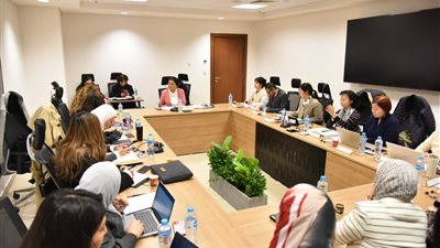 تطوير خدمات متكاملة للنساء والفتيات.. الصحة تبحث المرحلة الثانية لمركز الخدمة المجمعة