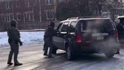  واشنطن بوست: مقتل ممرض برصاص الفيدراليين يشعل مينيابوليس ويهدد بإغلاق حكومي
