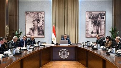  مدبولي يتابع مشروعات الطاقة ويؤكد: تهيئة المناخ لجذب استثمارات عالمية واعدة