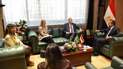 وزير الصحة يبحث مع سفير السويد تعزيز التعاون المشترك في القطاع الصحي