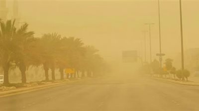 طقس نجران اليوم: الإنذار الأحمر يحذر من انعدام الرؤية بسبب العوالق الترابية