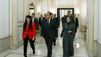 رئيس الوزراء يشهد احتفالية 