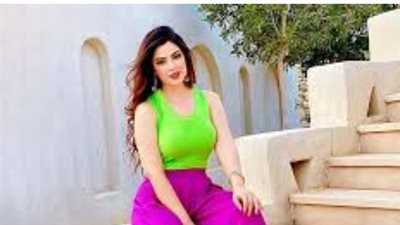 أناقة اللون البني.. ميرنا جميل تعتمد صيحة 