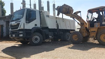 رفع 80 طن تراكمات ومخلفات خلال حملات نظافة وتشجير بمركز قنا